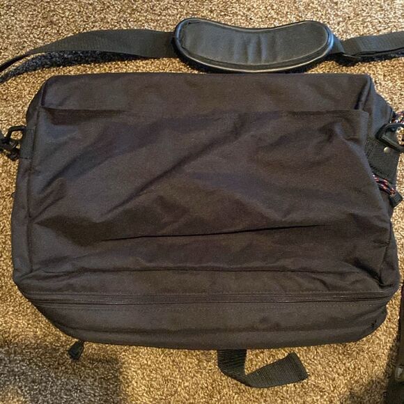 U.S. Luggage NY messenger bag computer bag color black - Picture 5 of 15